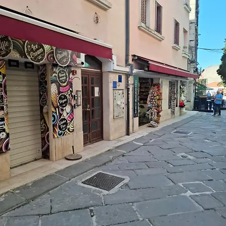 Cozy In Old Town * Pula