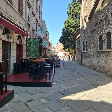Cozy In Old Town Lägenhet Pula