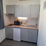 Cozy In Old Town Apartment Pula