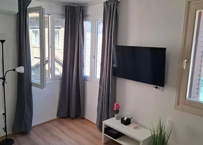 Cozy In Old Town Διαμέρισμα *